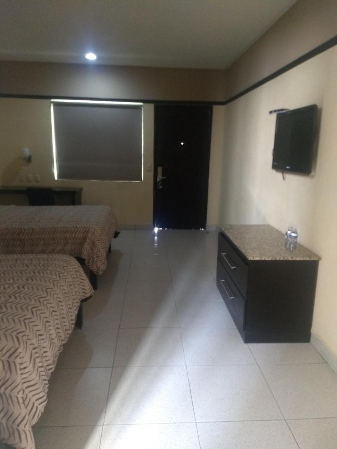 Jalyd Inn Irapuato Bagian luar foto