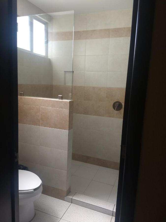 Jalyd Inn Irapuato Bagian luar foto